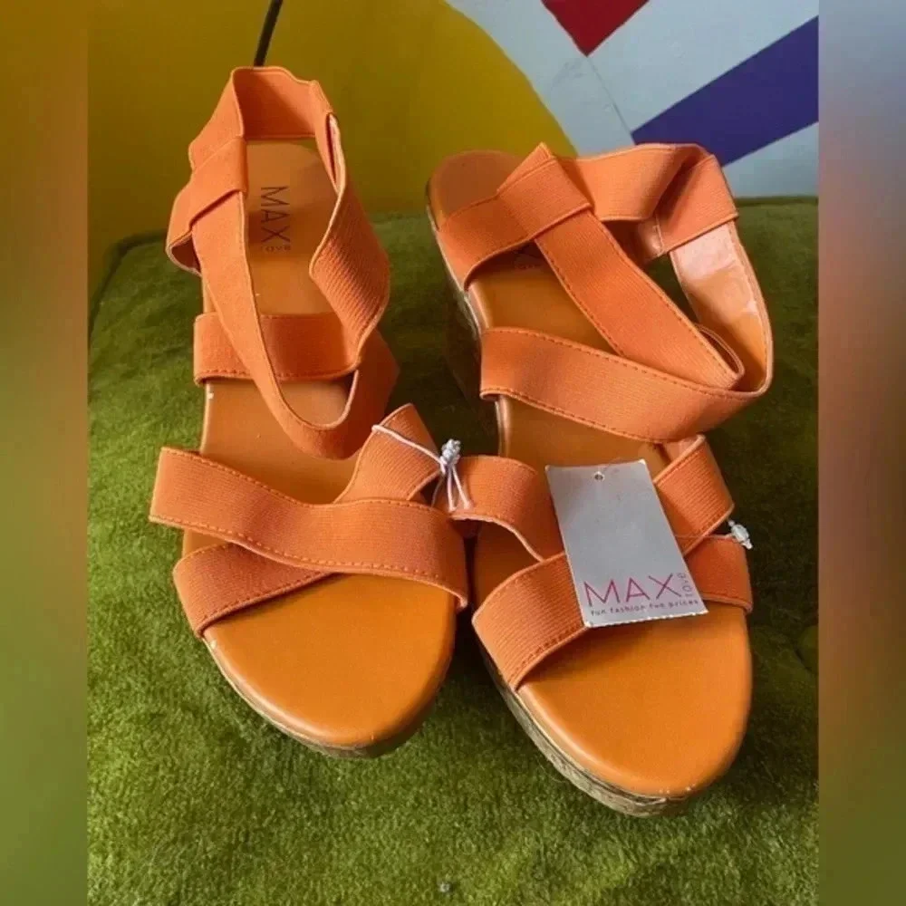 Max Rave Strappy Orange Wedges‎ NWT! Size 9